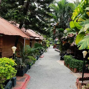 https://kerala-bamboo-house.kerala-hotels.net
