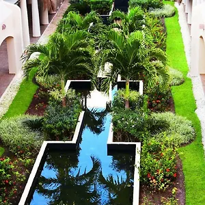 https://excellence-riviera-cancun-puerto-morelos.quintano-roohotels.com